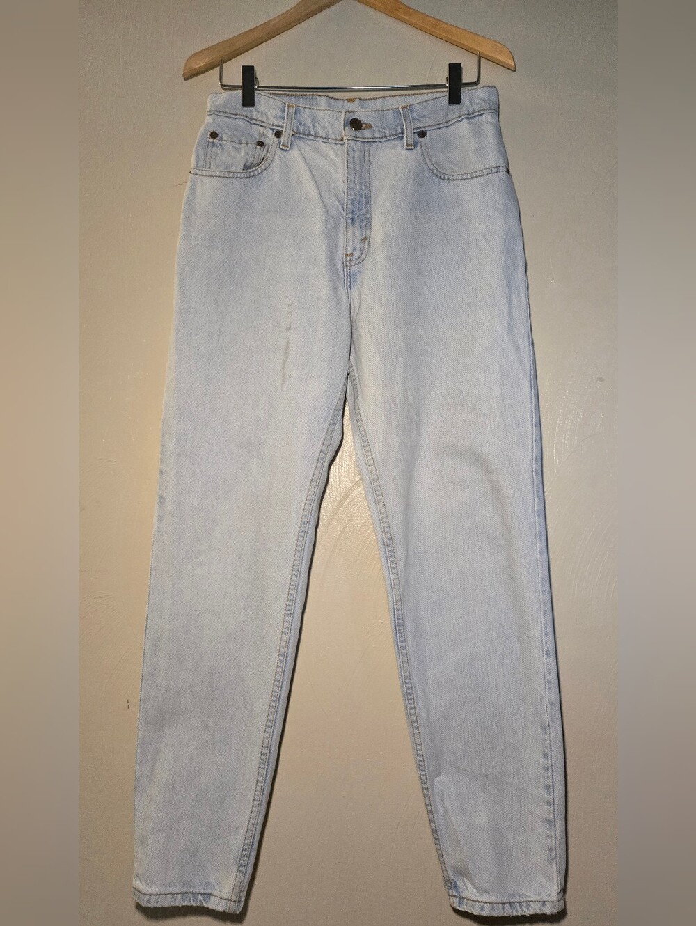 Vintage USA Made Levi’s 550 Light Wash Jeans (Size 11 M)